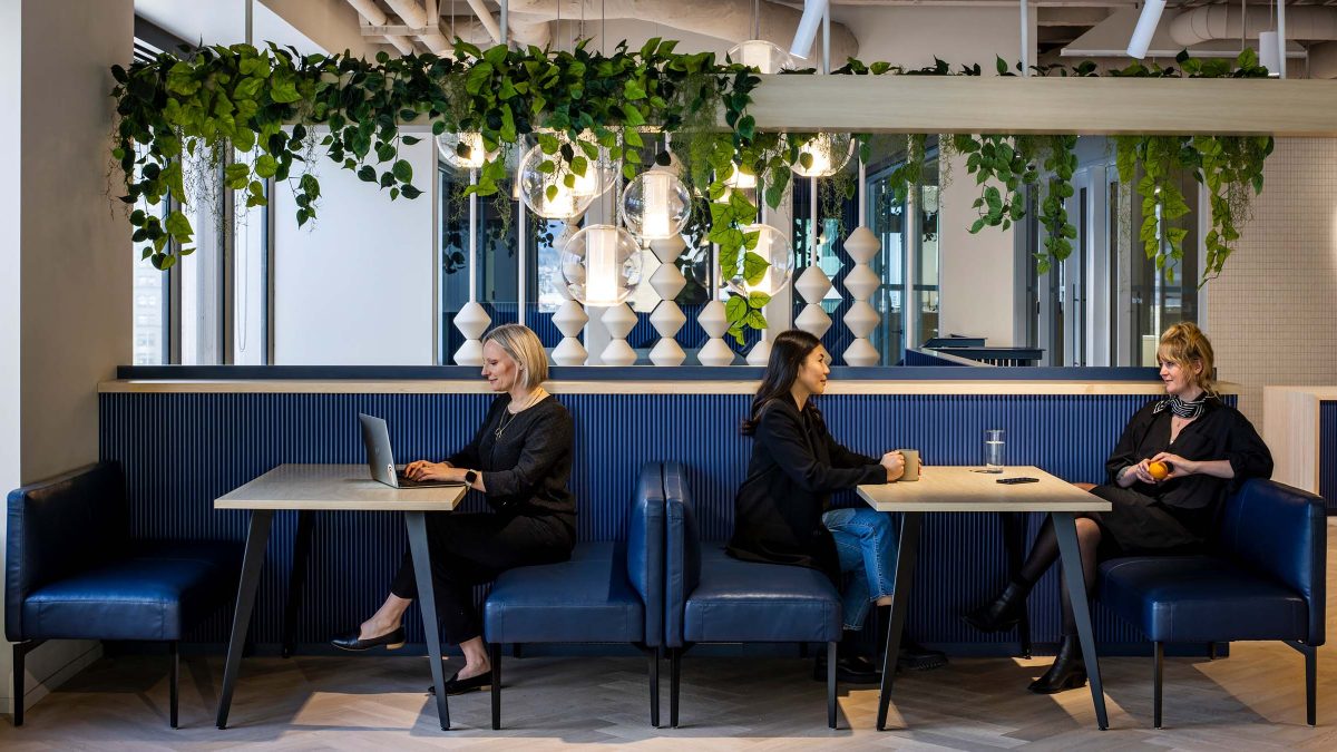 mmoser-the-future-of-the-tech-workplace-cafe-setting