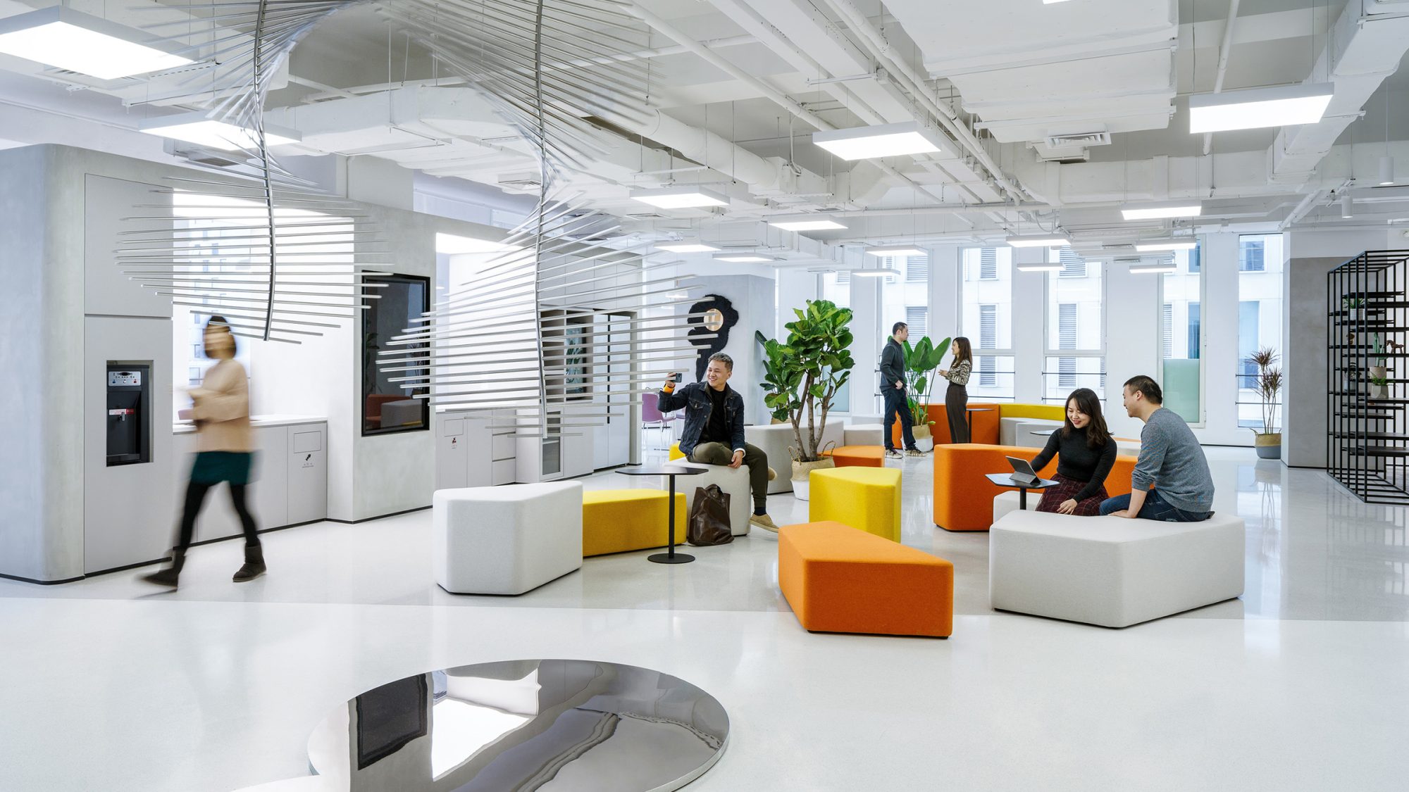 open-plan-space-workplace-design-Lilith-games