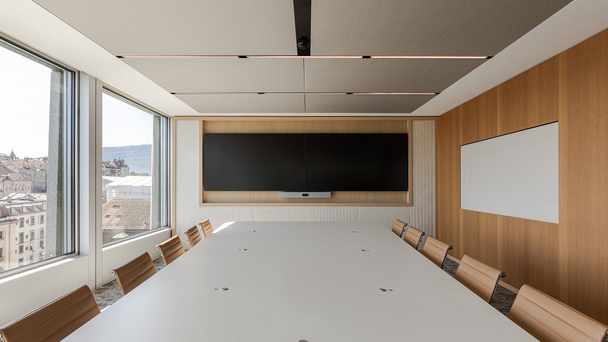 large-boardroom-within-office-design-geneva