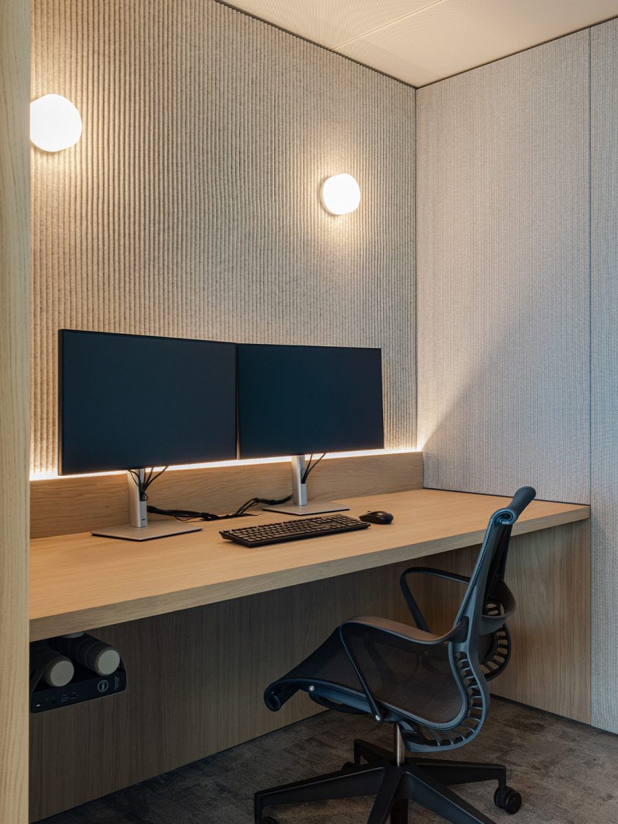 focus-booth-within-office-design-geneva
